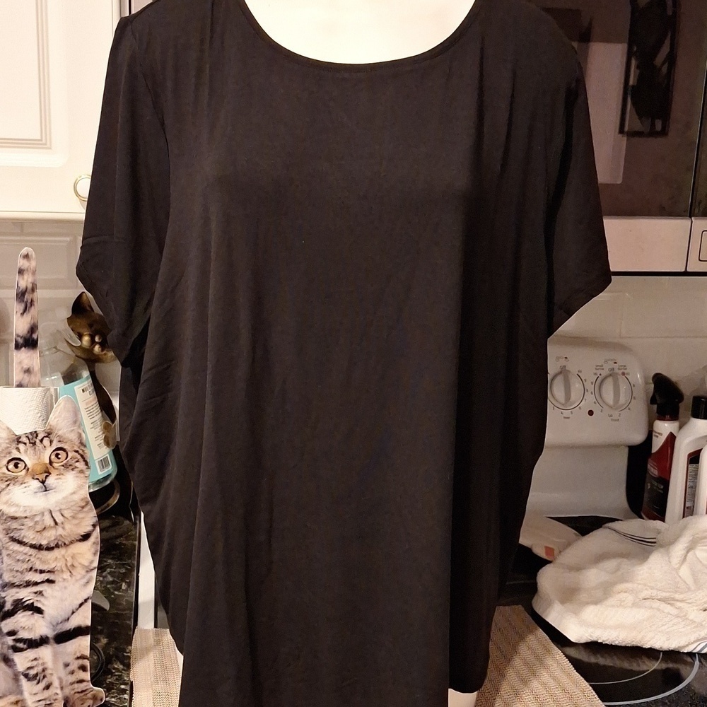 q The Limited Black Stretch Top 3X. NWT